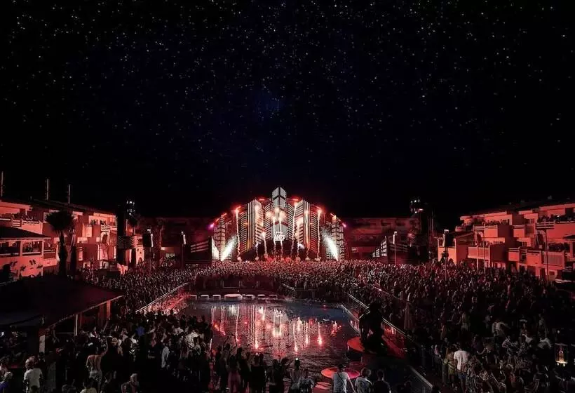 Ushuaïa Ibiza Beach Hotel - Adults Only