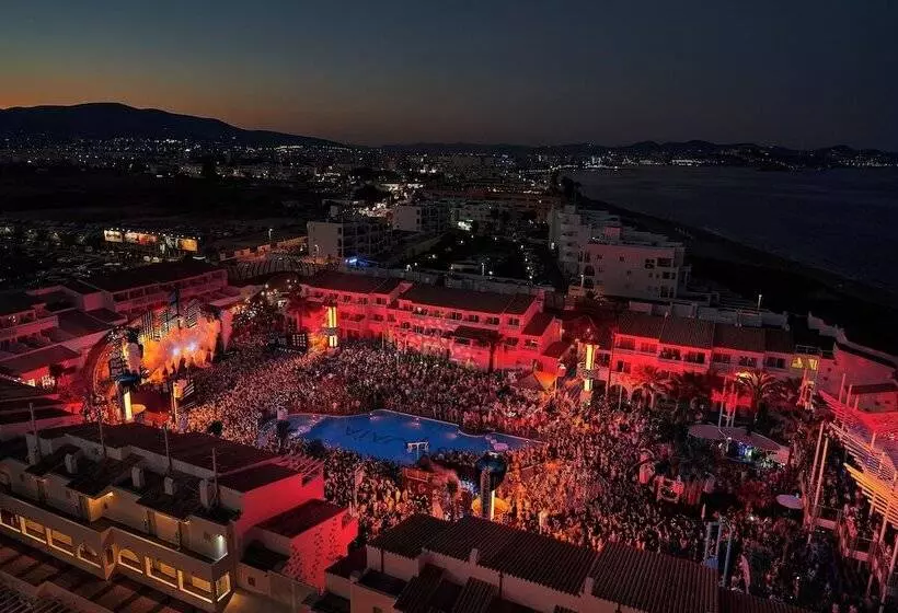 Ushuaïa Ibiza Beach Hotel - Adults Only