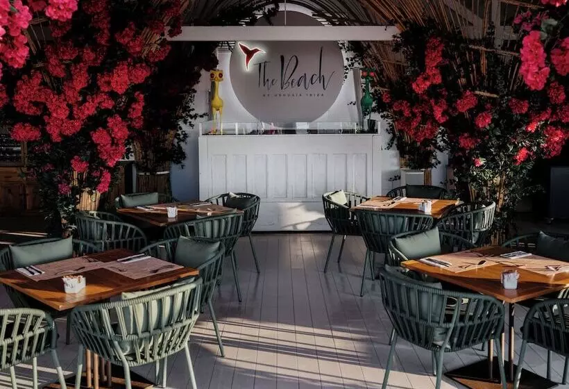 Ushuaïa Ibiza Beach Hotel - Adults Only