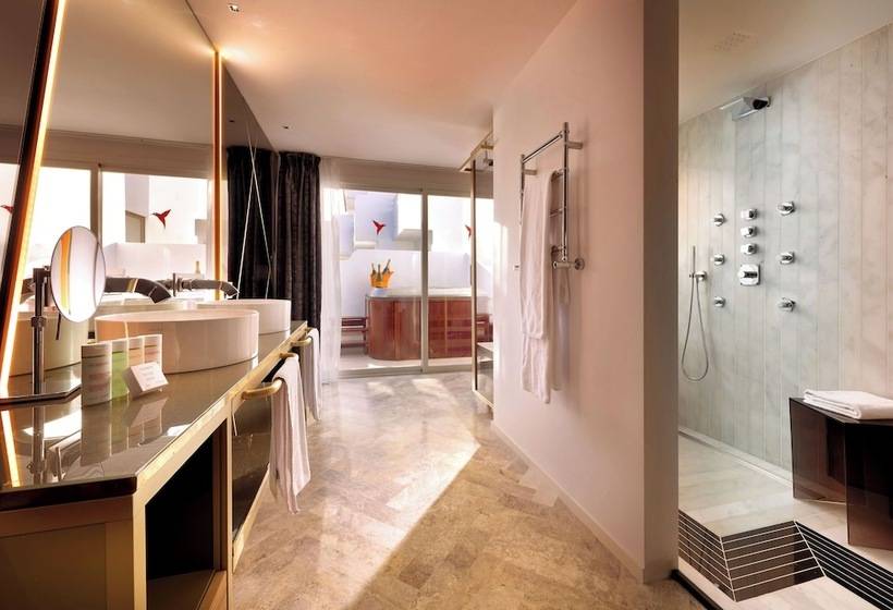 Ushuaïa Ibiza Beach Hotel - Adults Only