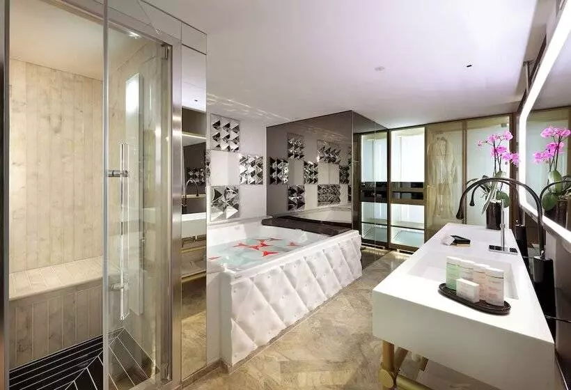 Ushuaïa Ibiza Beach Hotel - Adults Only