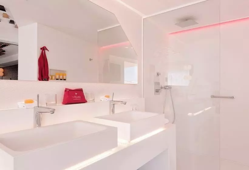 Ushuaïa Ibiza Beach Hotel - Adults Only