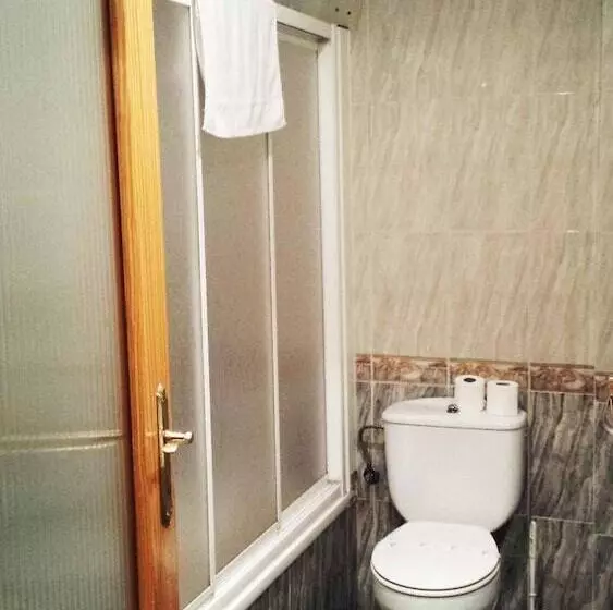 Hostal Valdepeñas By Bossh Hotels