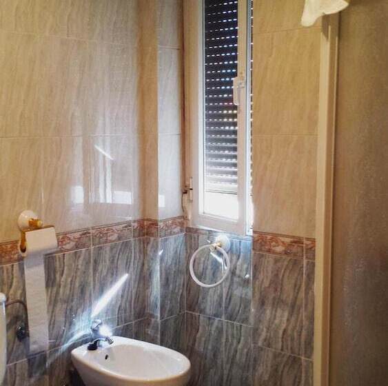 Hostal Valdepeñas By Bossh Hotels