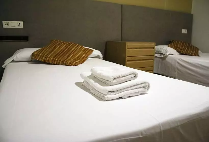 Hostal Valdepeñas By Bossh Hotels