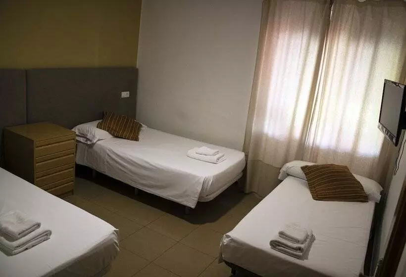 Hostal Valdepeñas By Bossh Hotels