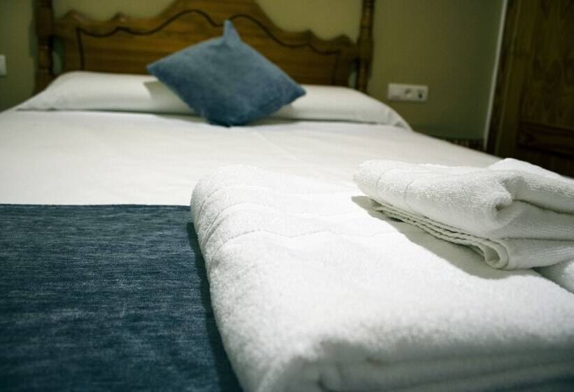 Hostal Valdepeñas By Bossh Hotels