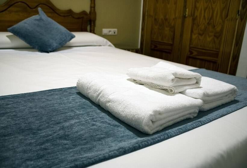 Hostal Valdepeñas By Bossh Hotels