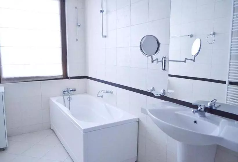 هتل Bellevue Residence Apartments