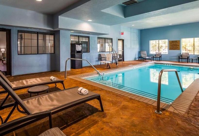 Best Western Plus Barsana Hotel & Suites