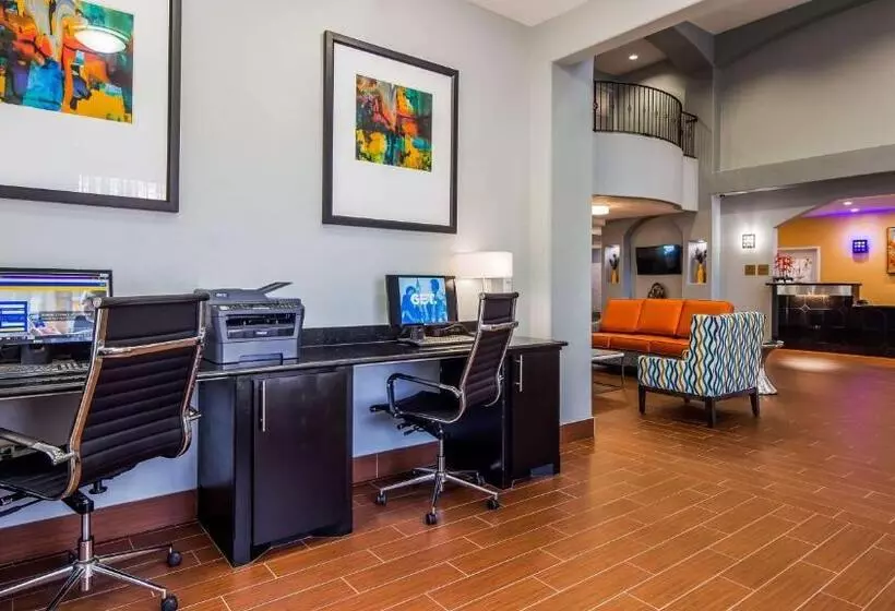 Best Western Plus Barsana Hotel & Suites