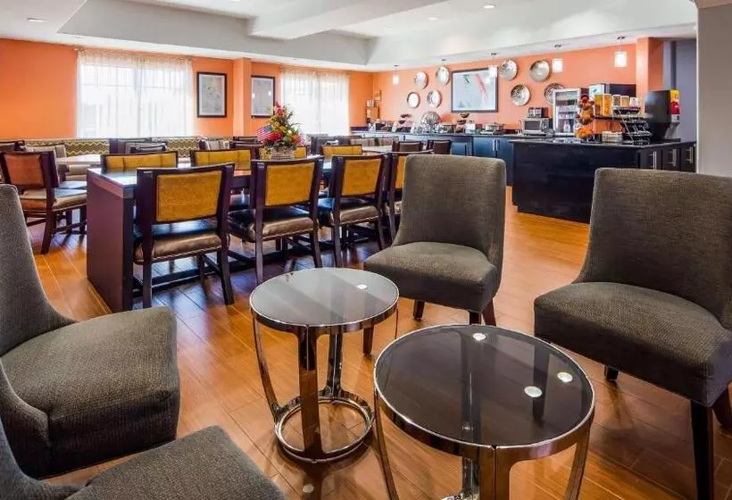 Best Western Plus Barsana Hotel & Suites