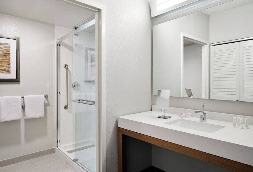 فندق Courtyard Milwaukee Downtown