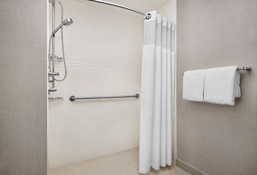 فندق Courtyard Milwaukee Downtown