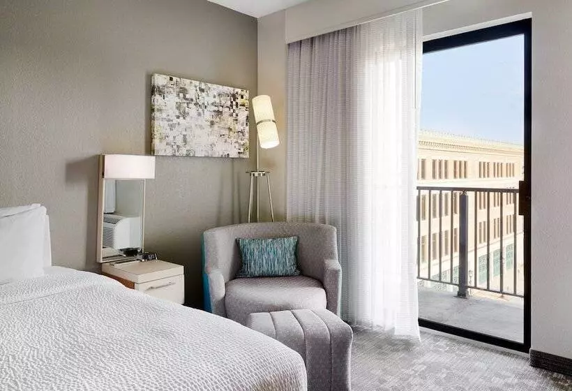 בית מלון כפרי Courtyard Milwaukee Downtown