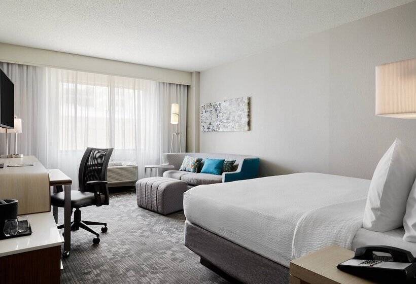 فندق Courtyard Milwaukee Downtown