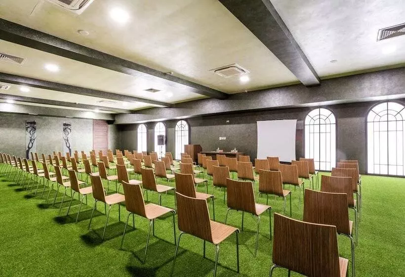 Hotel Festa Via Pontica