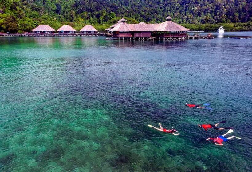 ホテル Gayana Marine Resort