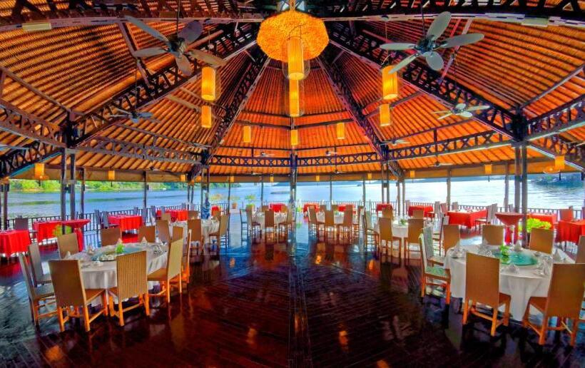 ホテル Gayana Marine Resort