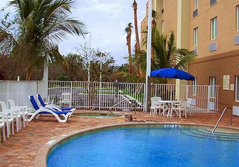 ホテル Hampton Inn & Suites Ft. Pierce