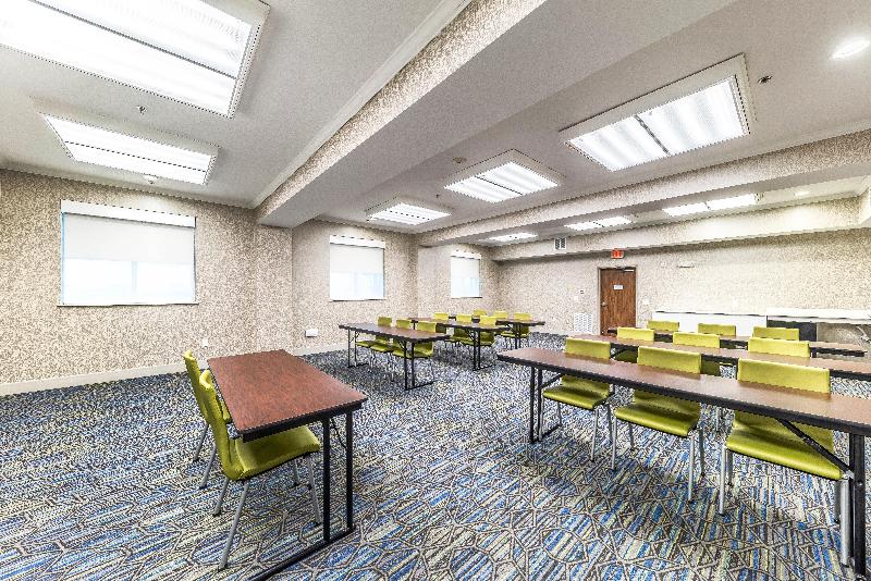 فندق Holiday Inn Express & Suites Fort Worth   Fossil Creek, An Ihg