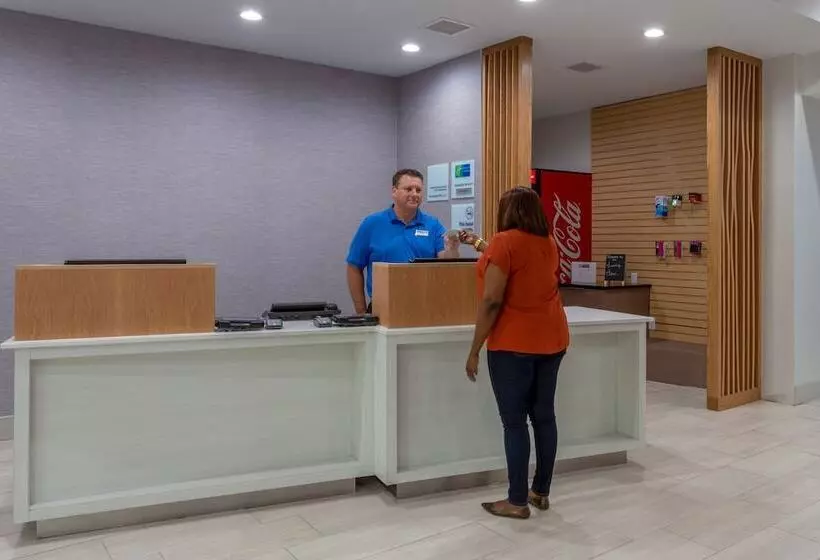 Отель Holiday Inn Express Arrowood, An Ihg