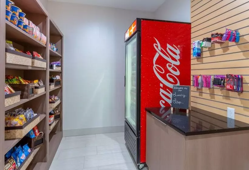 Отель Holiday Inn Express Arrowood, An Ihg