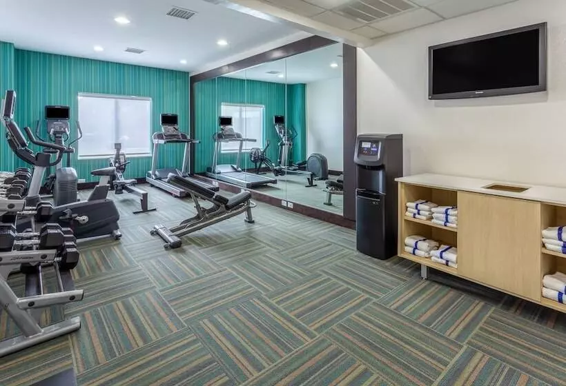 Отель Holiday Inn Express Arrowood, An Ihg