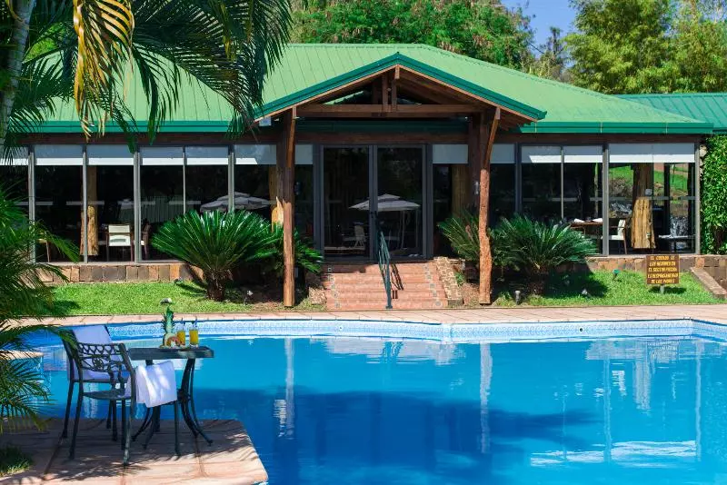 فندق Iguazu Jungle Lodge