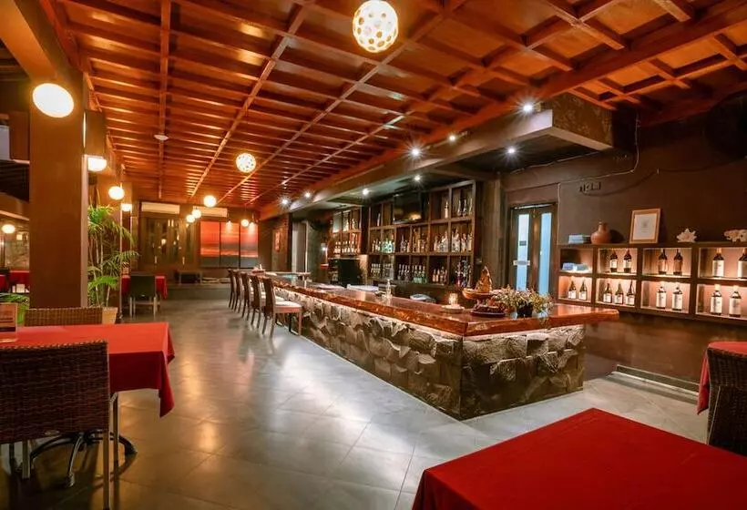 בית מלון כפרי The Maya Seminyak Villas