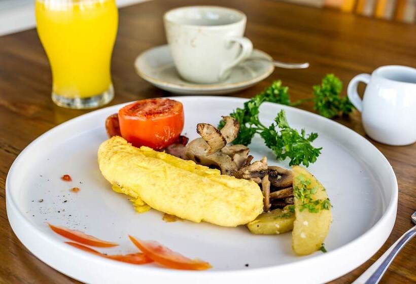 בית מלון כפרי Nirwana Beach & Resort