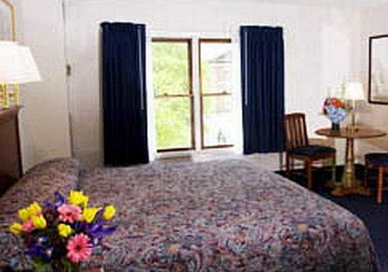 호텔 Constitution Inn