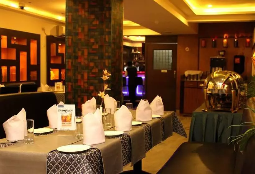 The Pearl Hotel, Kolkata