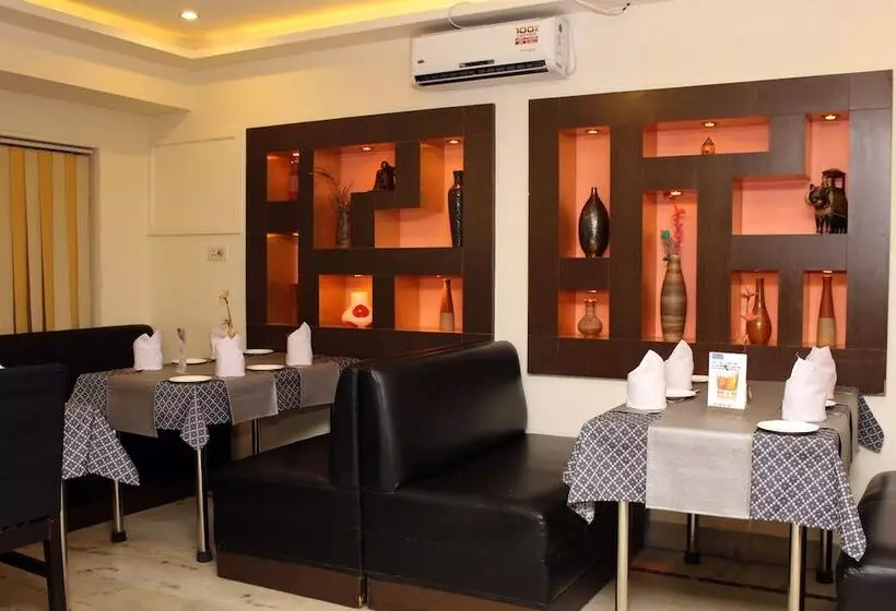 The Pearl Hotel, Kolkata