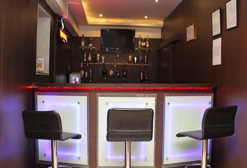 The Pearl Hotel, Kolkata