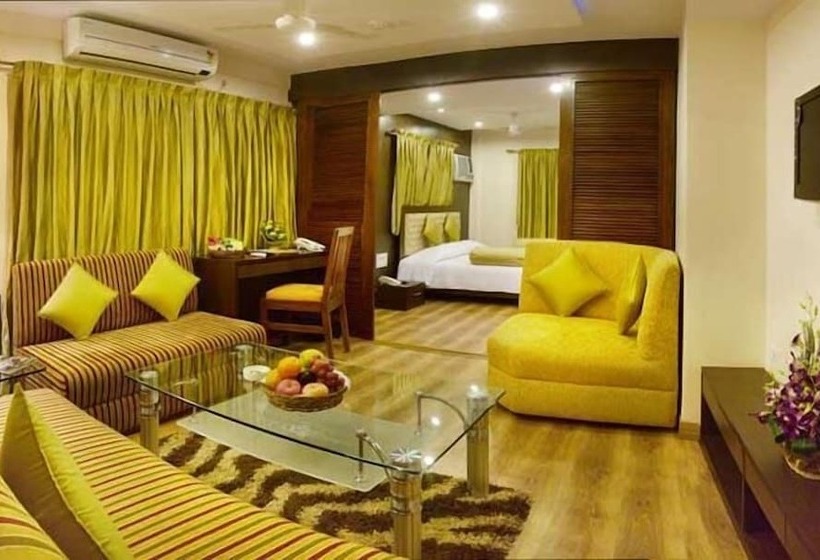 The Pearl Hotel, Kolkata