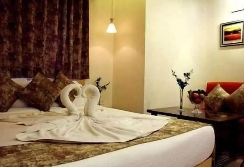 The Pearl Hotel, Kolkata