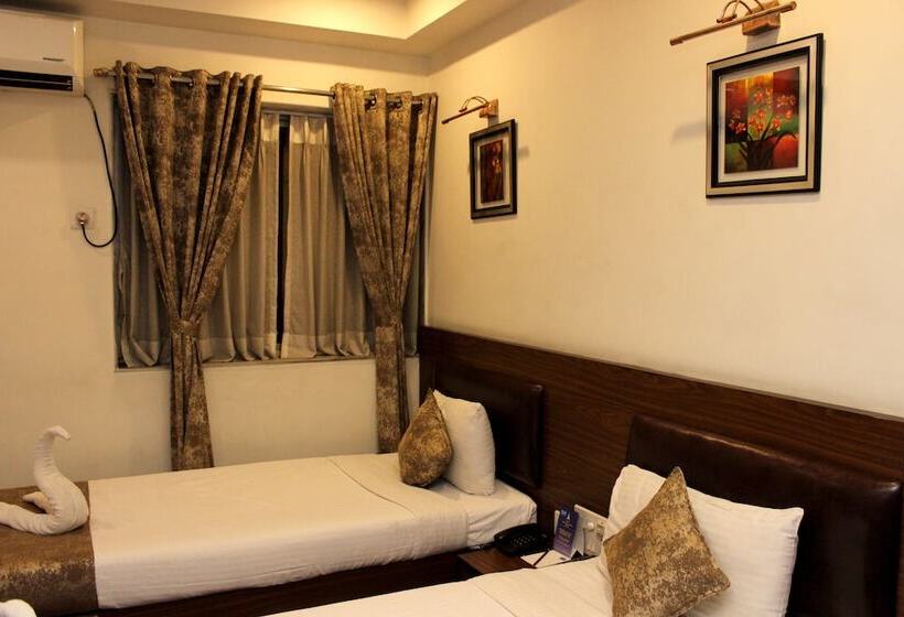 The Pearl Hotel, Kolkata