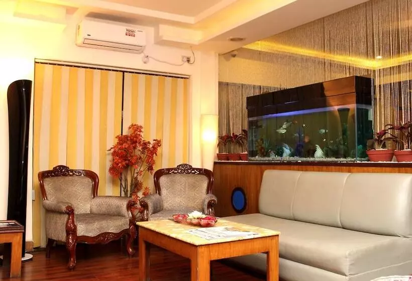 The Pearl Hotel, Kolkata