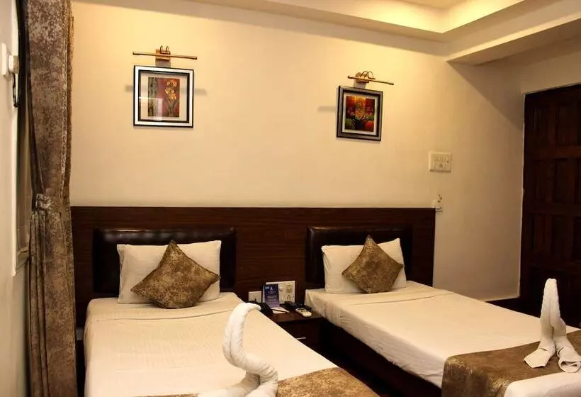 The Pearl Hotel, Kolkata