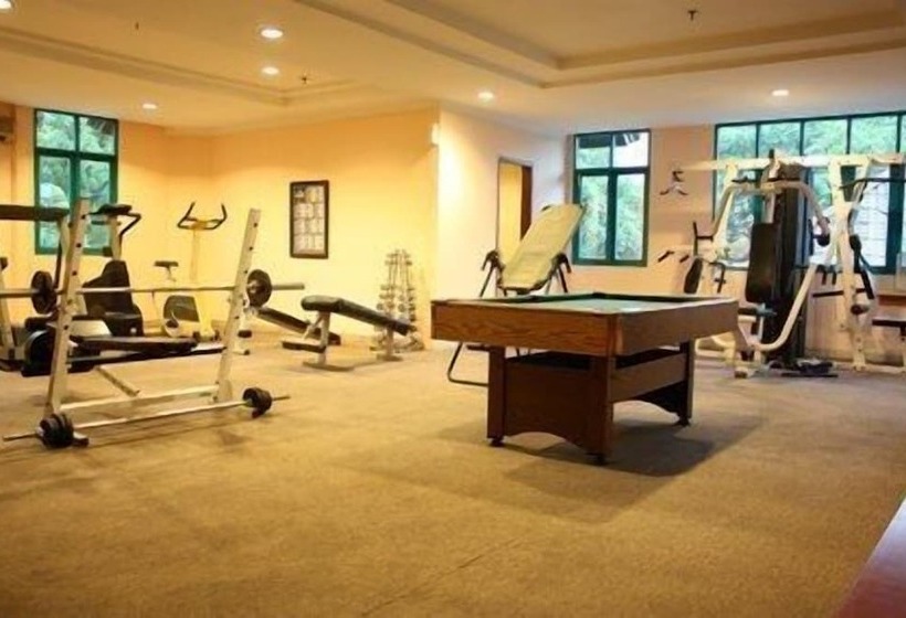 فندق Travellers Suites Serviced Apartments