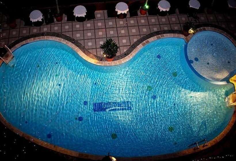 فندق Travellers Suites Serviced Apartments