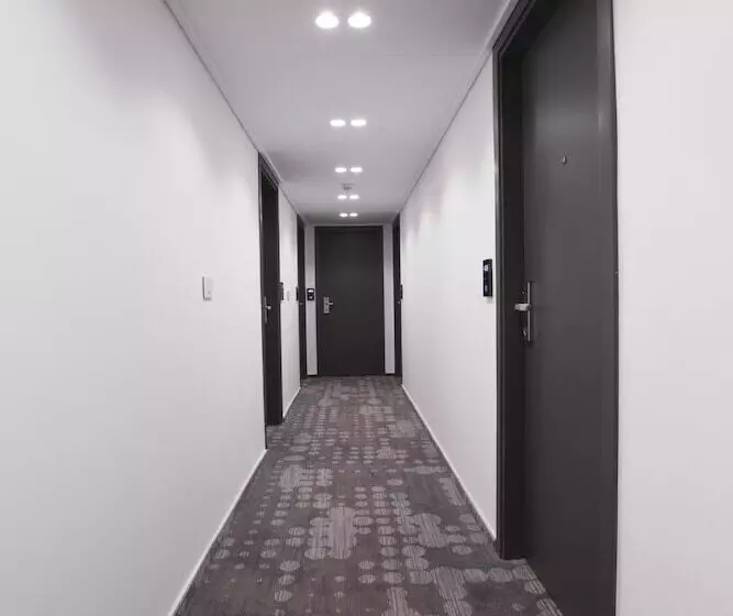 هتل 35 Rooms