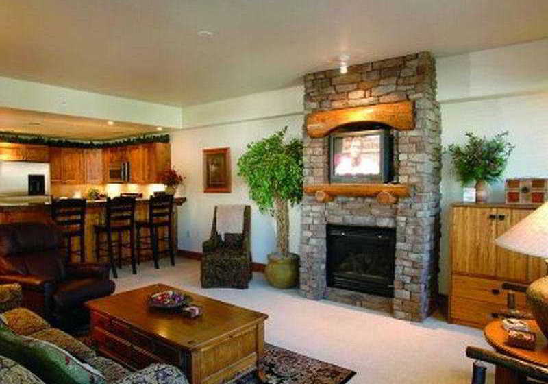 Отель Black Bear Lodge