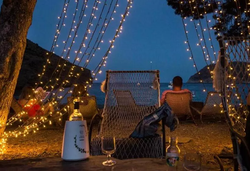 בית מלון כפרי Cala Joncols