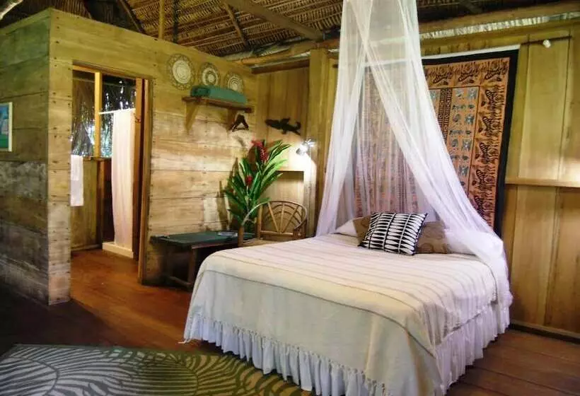 هتل Creekside Oasis