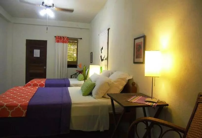 هتل Creekside Oasis