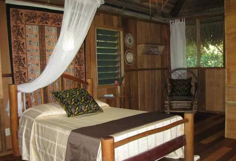 هتل Creekside Oasis