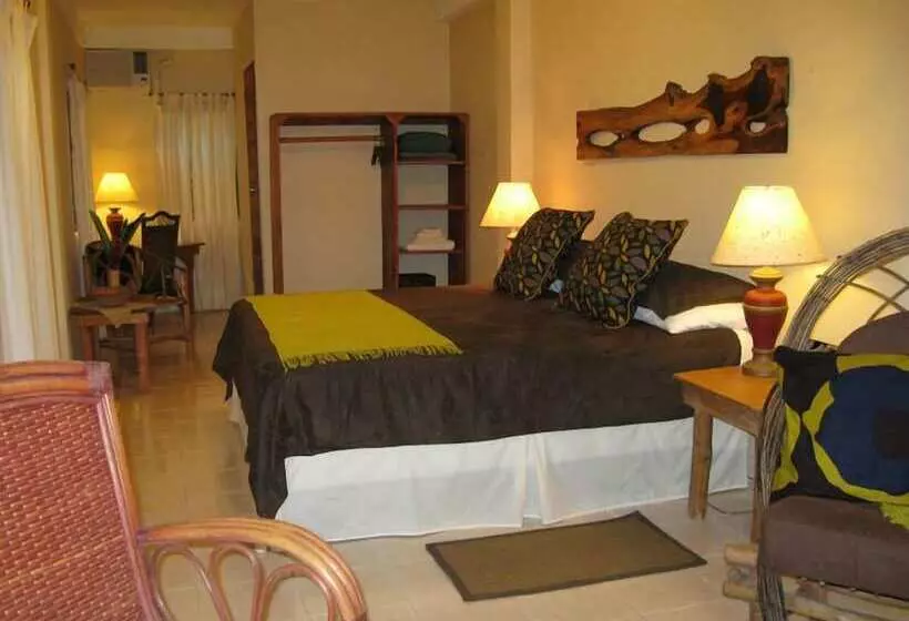 هتل Creekside Oasis