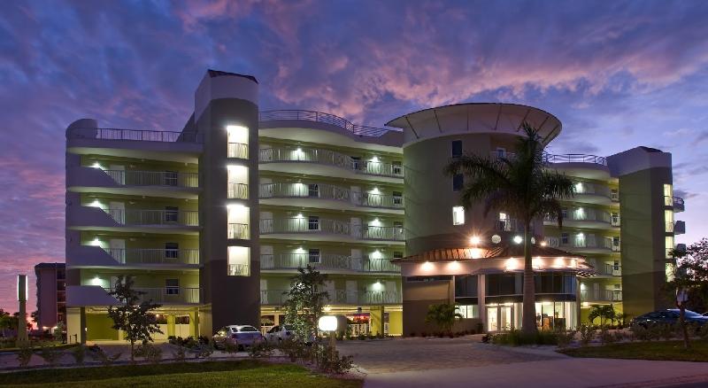 酒店 Crystal Palms Beach Resort